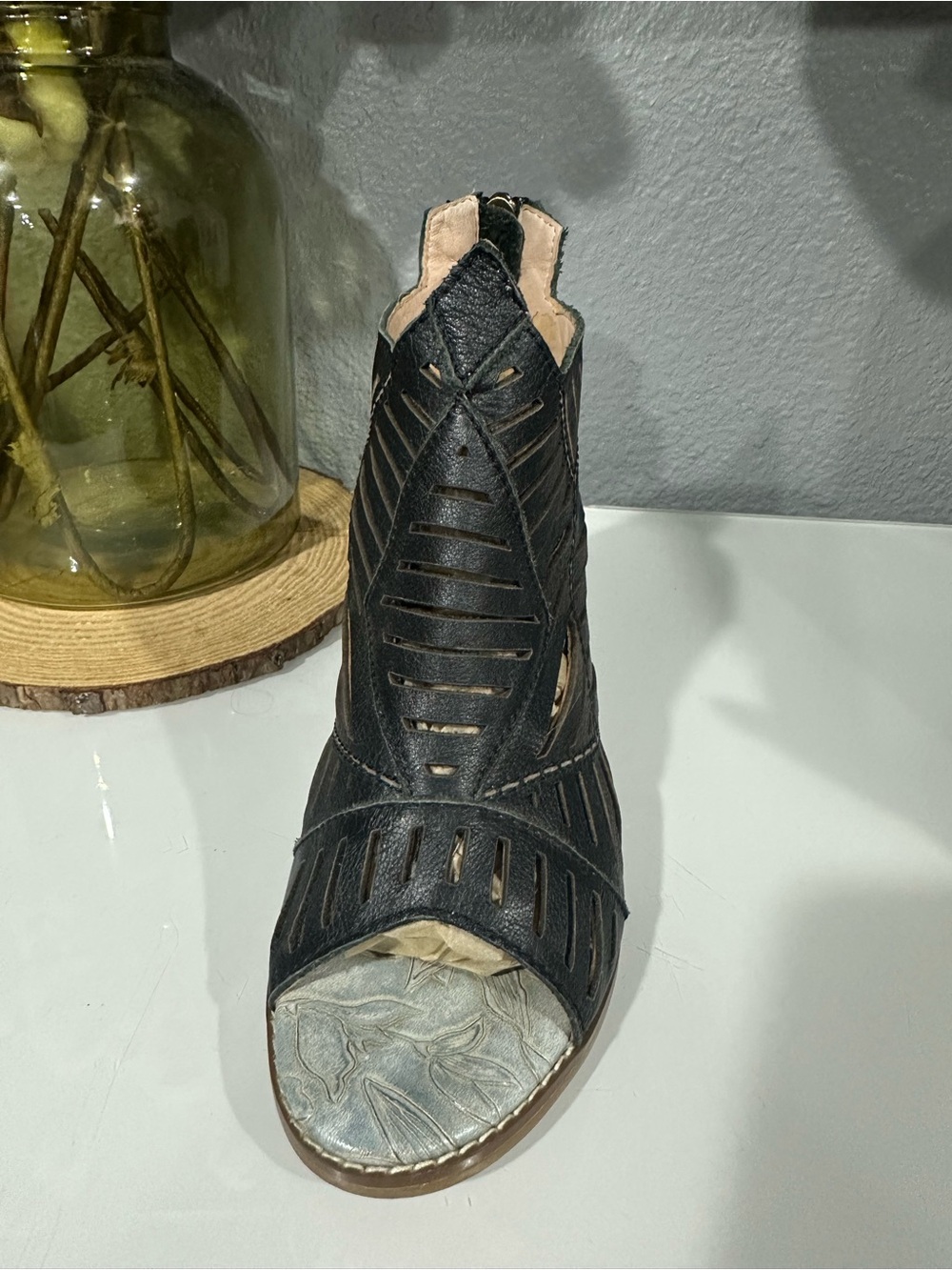 L’Artiste Angular Block Leather Shooties with Lacer Cut Design Sz 6 (36) - Picture 6 of 9